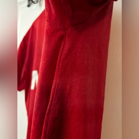 Schitt's Creek Welcome To Rosebud Motel Graphic Print T-Shirt Red Size Large - Picture 7 of 9